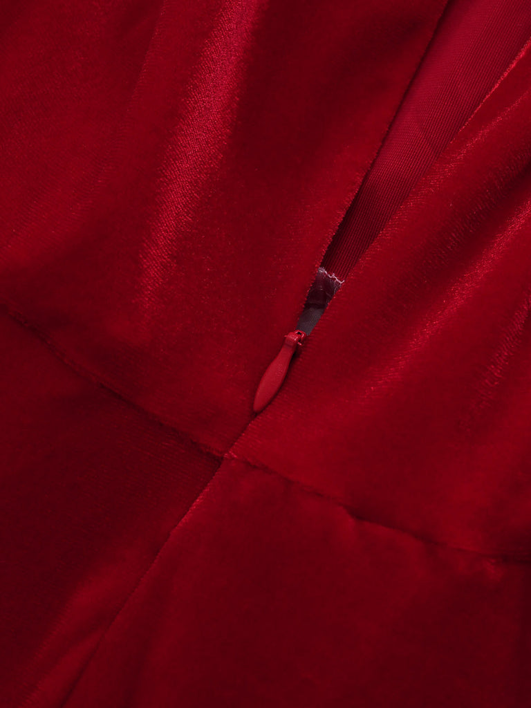 50er Weihnachts-Samtstufenkleid mit weißem Saum und Gürtel