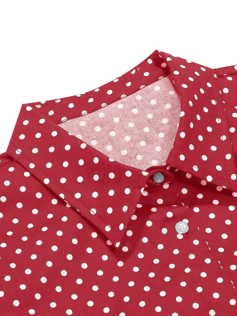 Rote, gepunktete Kurzarmbluse mit Gürtel im Stil der 1950er-Jahre – Vintage-Mode, Retro-Stil, elegantes Rot
