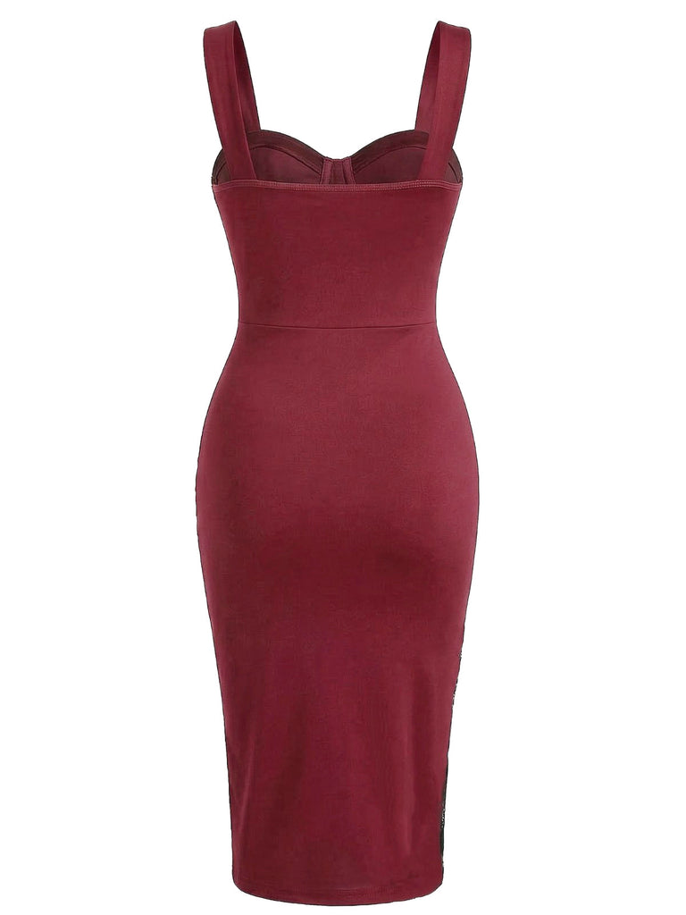 Weinrotes, figurbetontes Kleid im Stil der 1960er-Jahre mit Farbblock-Design und Raffungen aus Mesh – Vintage-Kleid, Retro-Mode, elegantes Rot