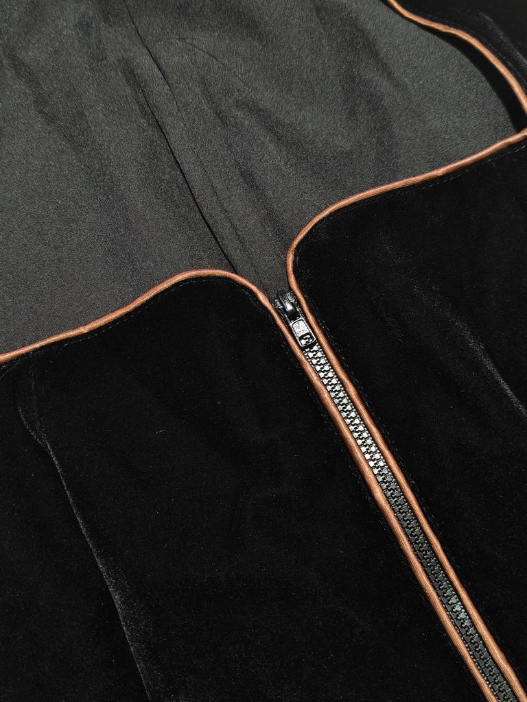 Braun 1950er Oktoberfest Dirndl Häkelsamt Kleid & Satin Plissiertes Schürze