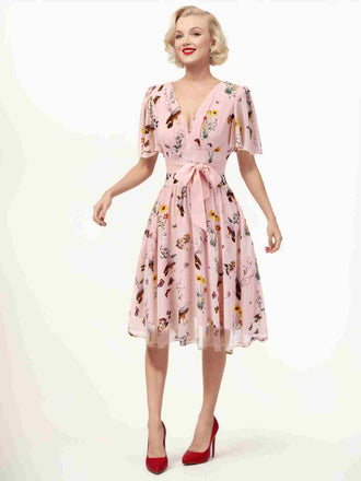 Rosa Blumen Vögel Bogen Kleid