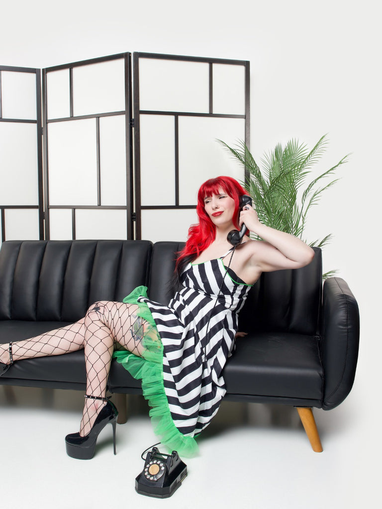 Beetlejuice Kostüm Gothic 1950er Streifen Fluoreszierend Grün Spitze Kleid