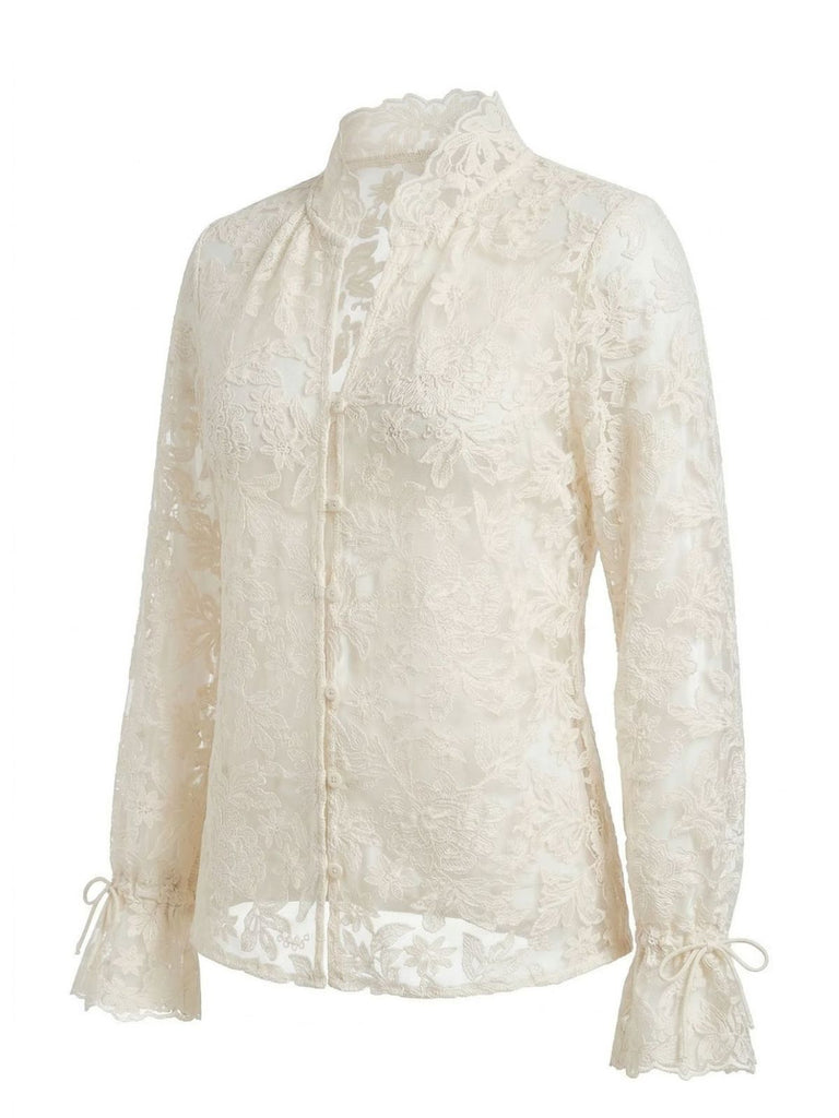 Beige Bluse mit Spitzenausschnitt im Stil der 1960er Jahre – Vintage-Mode, Retro-Stil