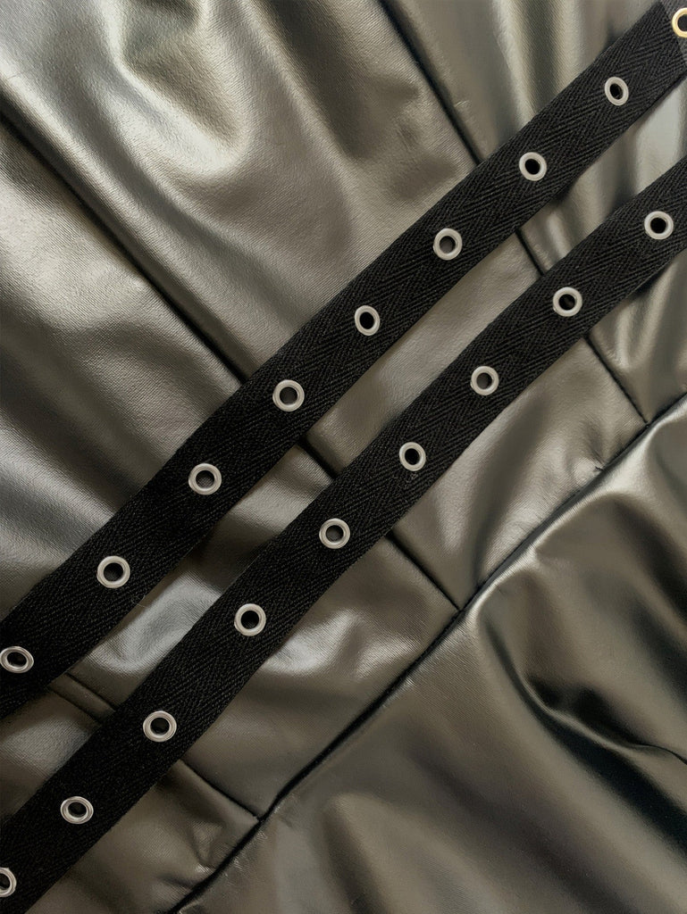 Schwarzes 50er Leder-Ärmelloses Kleid mit Taille