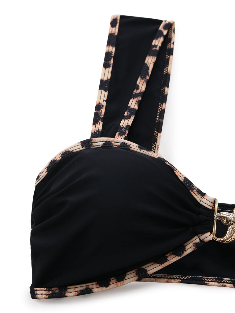 Leoparden-Printes & Schwarzes 50er Bikini-Set mit Besatz und Metall