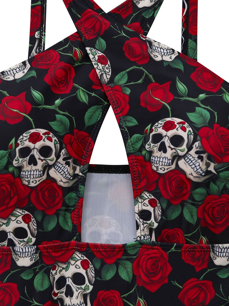 Details: Schwarzer Neckholder-Badeanzug im Stil der 1950er Jahre mit Skelett-Rosen-Motiv, Retro-Design, perfekt für Vintage-Modeliebhaber