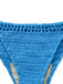 Blauer gehäkelter Strandbikini im Stil der 1970er Jahre – Vintage-Mode, Retro-Stil