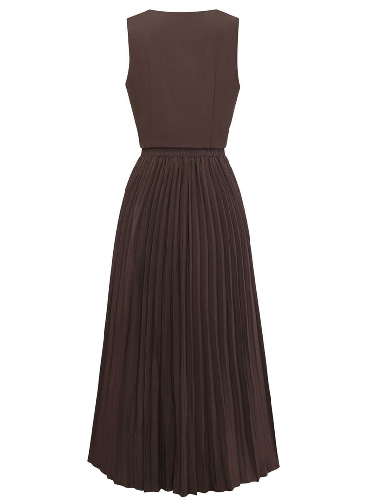 Tauchen Sie ein in die Eleganz der 1940er-Jahre mit dem braunen Westen- und Faltenrock-Set von Retro Stage. Zwei Teile, zeitlose Eleganz. Ihre Vintage-Geschichte wartet darauf, von Ihnen entdeckt zu werden.
