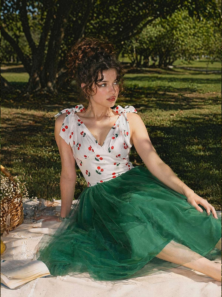 Dunkelgrünes 50er Netz-Kleid mit Farbblock und Kirschen