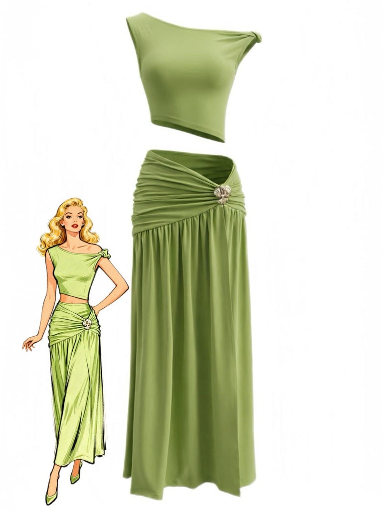 Elegantes zweiteiliges Vintage-Outfit im Stil der 1930er Jahre mit wandelbarem schulterfreiem Crop-Top mit Metallverzierungen und hochgeschlitztem, gerafftem Maxirock für Retro-Partys