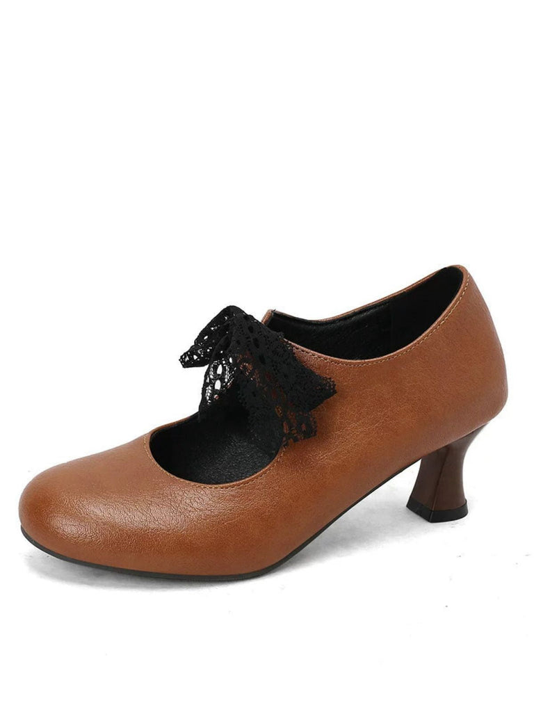 Retro Stage Vintage-Mary-Jane-Pumps mit zarter Spitzenschleife für elegante Anlässe.