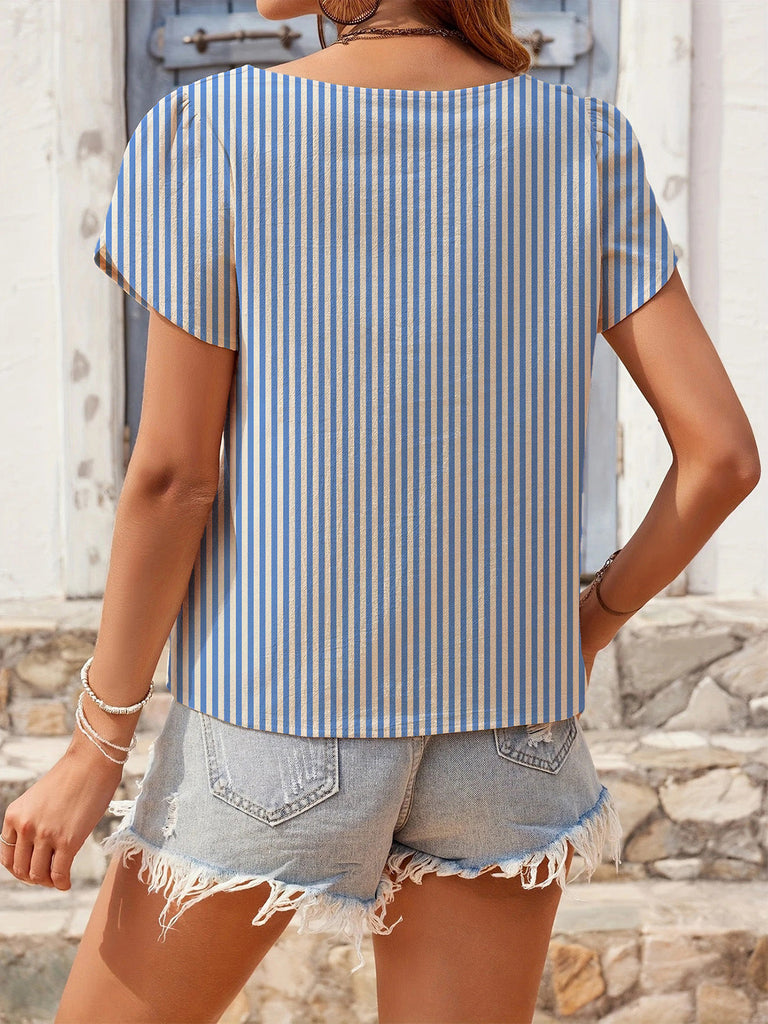 Hellblaue 60er Bluse mit V-Ausschnitt und Streifen