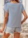 Hellblaue 60er Bluse mit V-Ausschnitt und Streifen