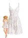 Lila 1970er Blumen Druck Spaghetti Träger Romper-model