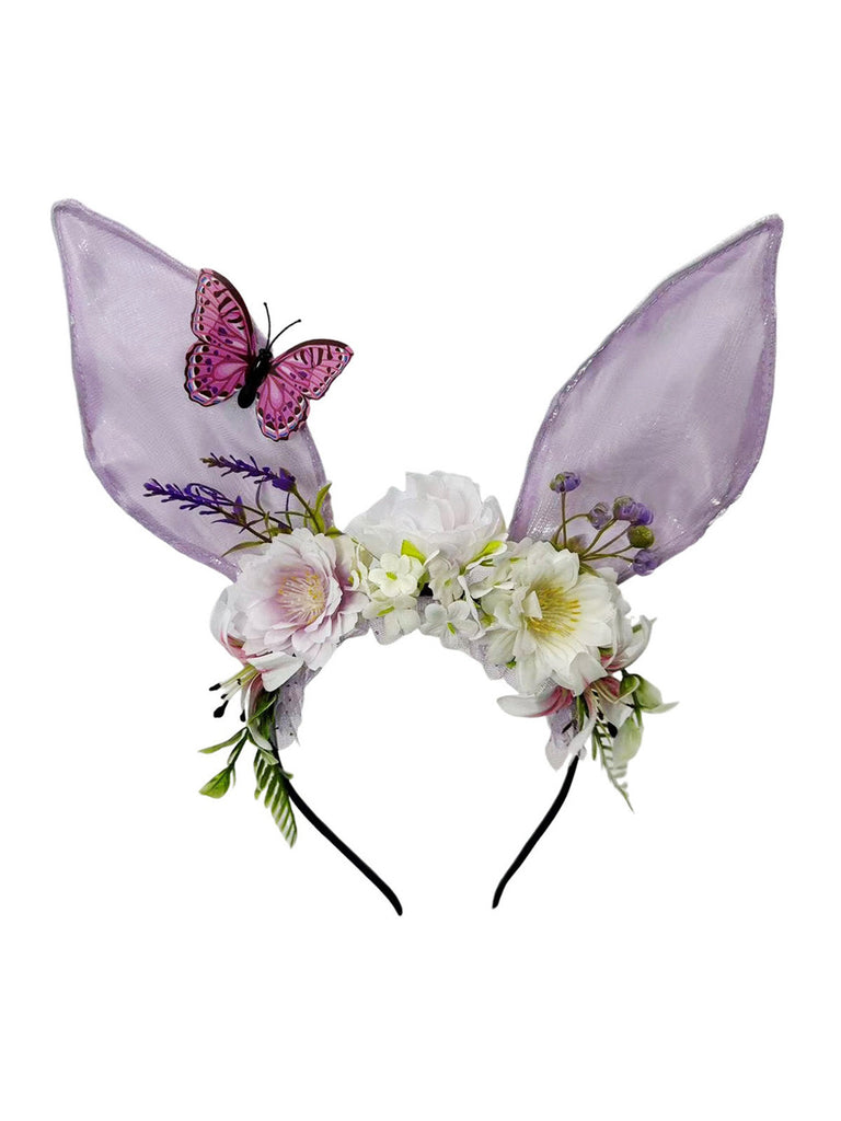 Verspieltes, rosafarbenes Fairycore-Haarband mit transparenten Hasenohren, Seidenblumen und einem lila Schmetterlingsakzent.