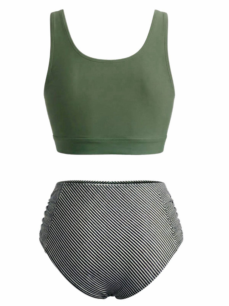 Vintage-Tankini in Olivgrün im Stil der 1940er Jahre mit Bindeband vorne und hochgeschnittenem Höschen – perfekt für einen schmeichelhaften Retro-Look am Strand oder Pool.