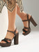 Lila Sandalen mit Knöchelriemen, Blockabsatz und Zehen