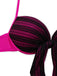 Lila Bikini im Stil der 1960er Jahre – Vintage-Mode, Retro-Stil