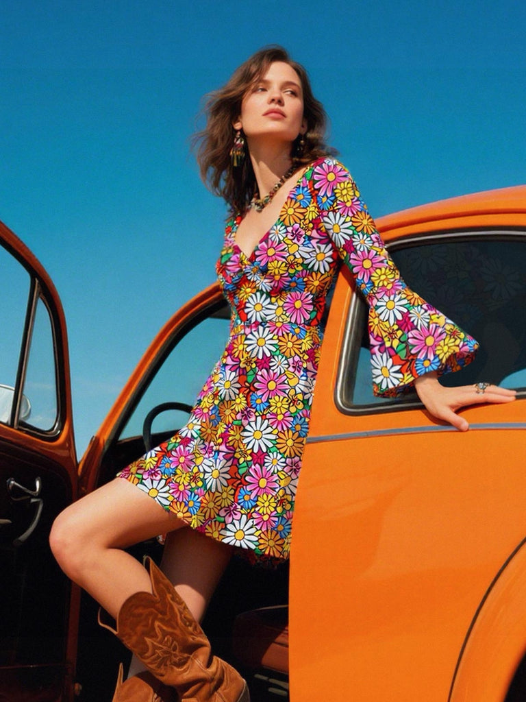 1960er Ausgestellte Ärmel Bunt Kleine Blumen Kleid