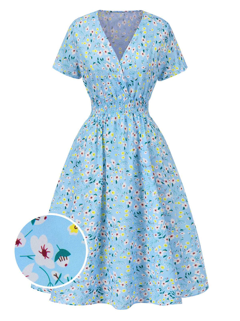 Himmelblau 1950er Blumen V-Ausschnitt Gesmokt Kleid