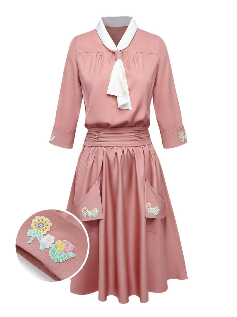 [Vorverkauf] Rosa 1920er Tie Neck Embroidery Large Pockets Kleid
