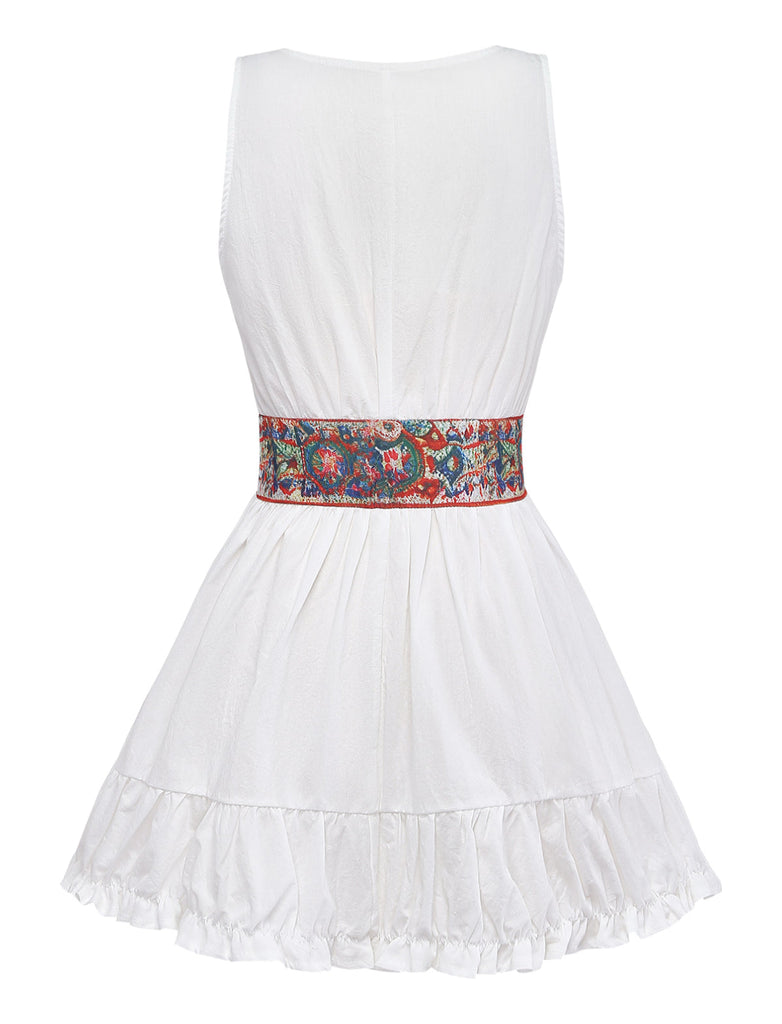 Weißes, ärmelloses Boho-Minikleid im Stil der 1970er Jahre mit V-Ausschnitt