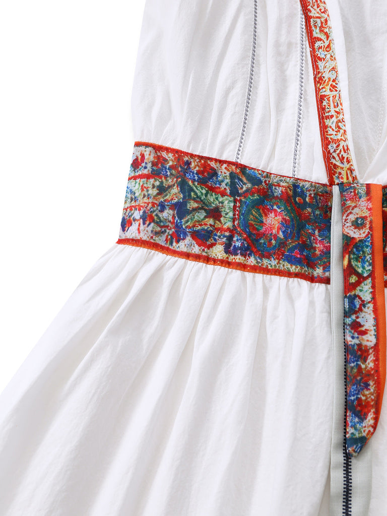 Weißes, ärmelloses Boho-Minikleid im Stil der 1970er Jahre mit V-Ausschnitt, Größe 4