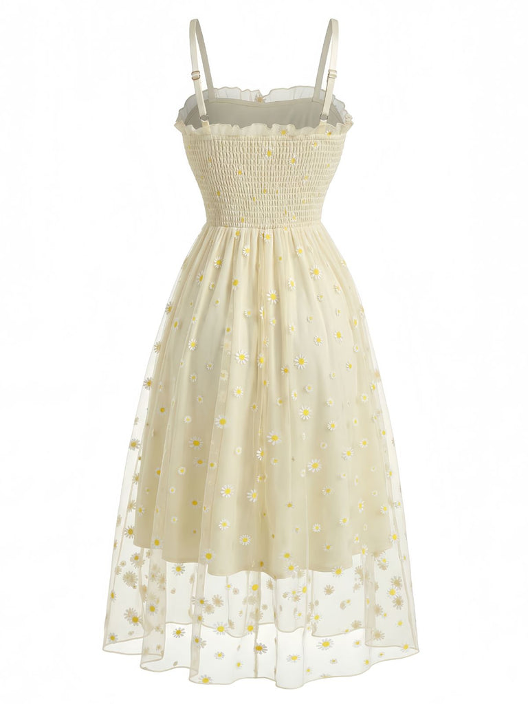 Hellgelbes 1950er Gänseblümchen besticktes gesmoktes Tüll Midikleid