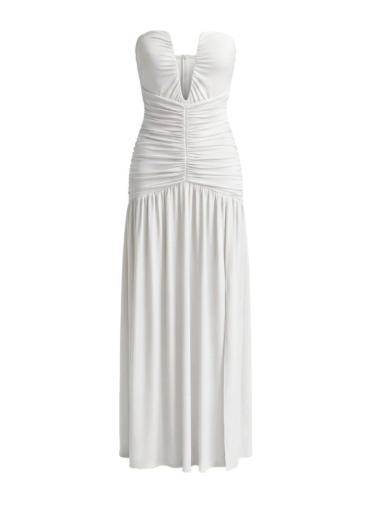 Trägerloses 70er Maxikleid mit tiefem V-Ausschnitt, Raffung und hohem Schlitz