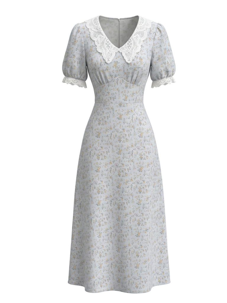 Blaues 30er Spitzenkleid mit Streublumen und V-Ausschnitt