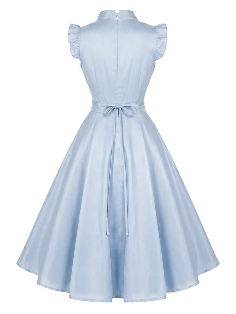 Hellblaues 50er Swingkleid mit V-Ausschnitt und Rüschen