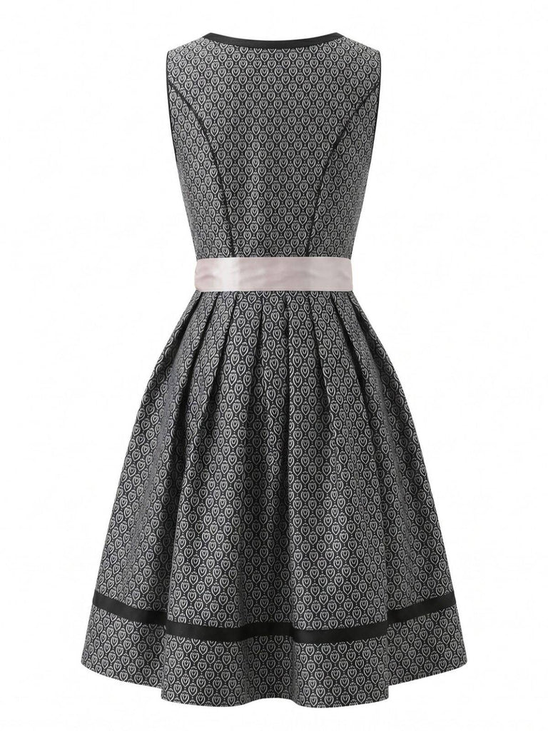 Schwarzes 50er Oktoberfest-Dirndl-Set mit Karree-Ausschnitt und Spitzenschürze