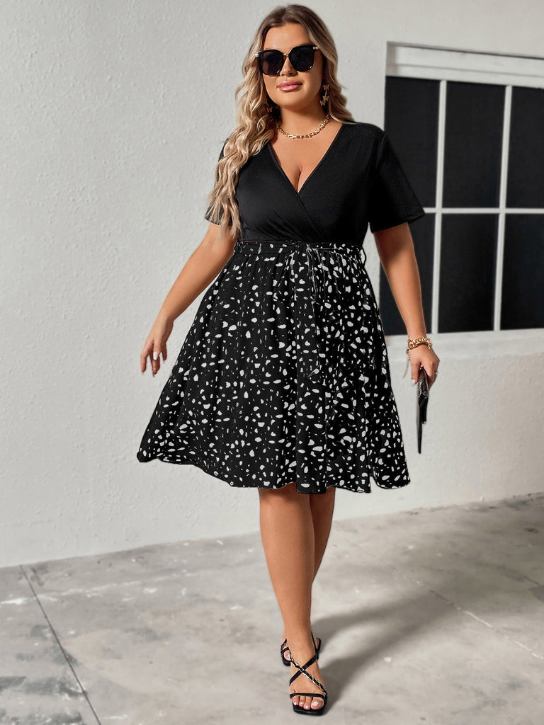 50er Swingkleid mit abstraktem Print