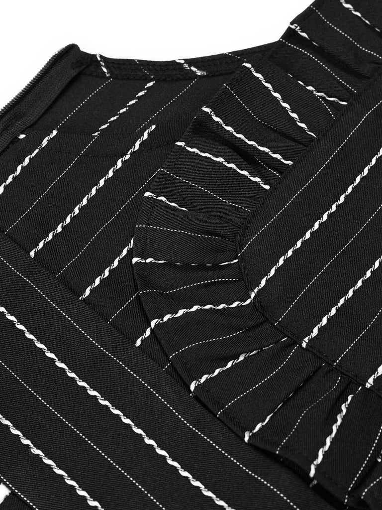 Schwarzer 30er Nadelstreifen-Overall mit Taschen und Rüschen