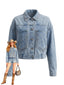 Hellblaue 70er Jeansjacke mit Nietenbesatz an den Taschen