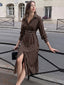 Dunkelbraunes 70er Streifen-Hemdblusenkleid mit Knöpfen und Gürtel