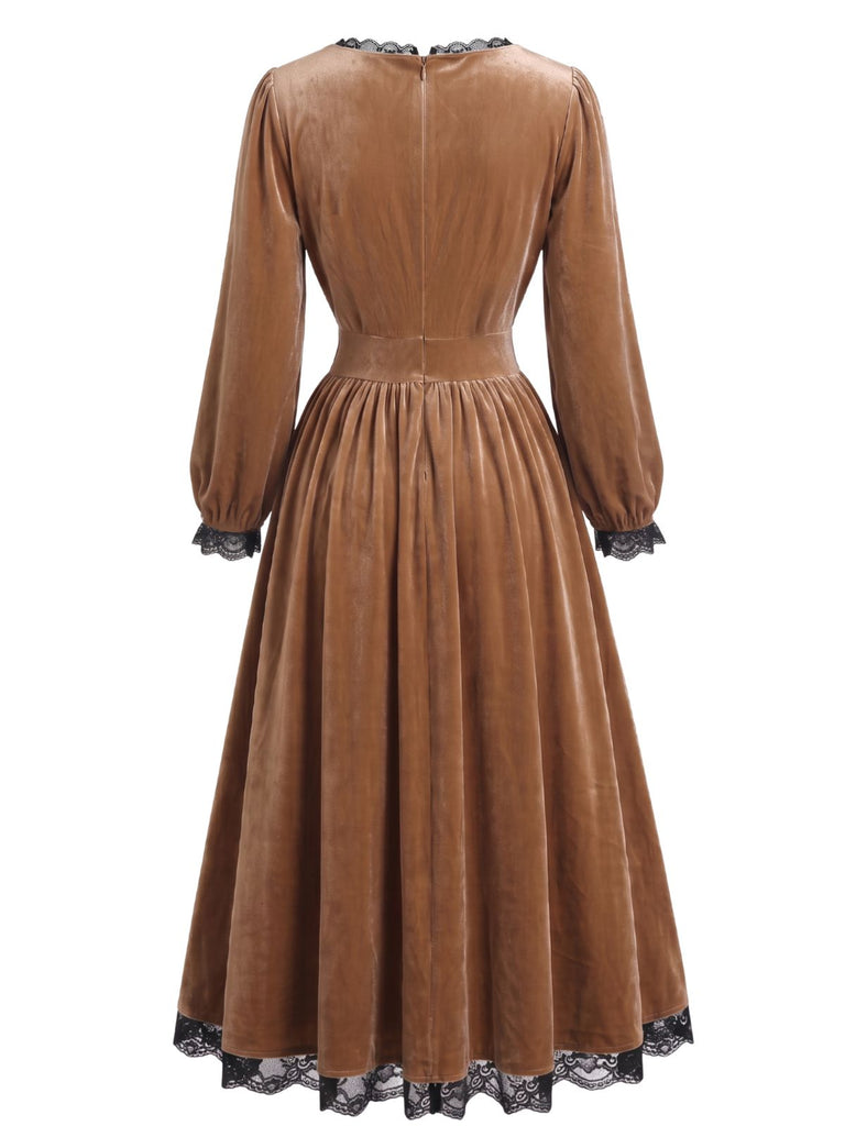 70er Samtkleid mit eckigem Ausschnitt, Spitzenbesatz und Langarm