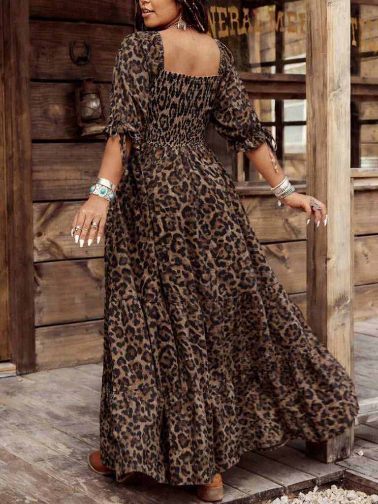 [Übergröße] Braunes 70er gesmocktes Maxikleid mit Leopardenprint und Karreeausschnitt