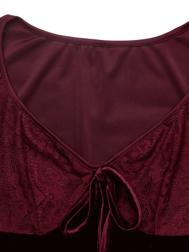 Weinrotes 60er Samt-Minikleid mit Spitzen-Glockenärmeln