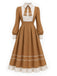 Hellkhakifarbenes 40er Kleid im Zweiteiler-Look mit Wellenbesatz