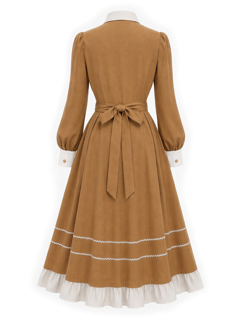 Hellkhakifarbenes 40er Kleid im Zweiteiler-Look mit Wellenbesatz