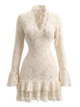Cremefarbenes 70er Spitzen-Bodycon-Kleid mit V-Ausschnitt und Volant