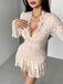 Cremefarbenes 70er Spitzen-Bodycon-Kleid mit V-Ausschnitt und Volant