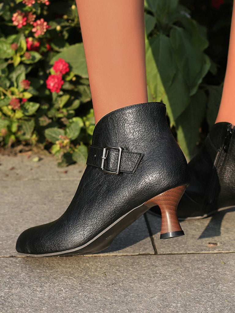 Boots mit Cut-out und Blockabsatz