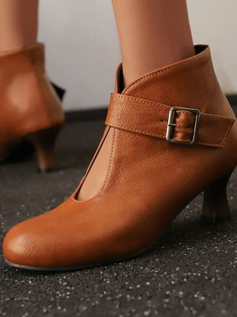 Boots mit Cut-out und Blockabsatz