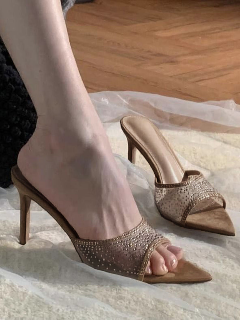 Sandalen mit Spitz und High Heel