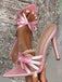 Satin-Schuhe mit Schleife und spitzer Zehe