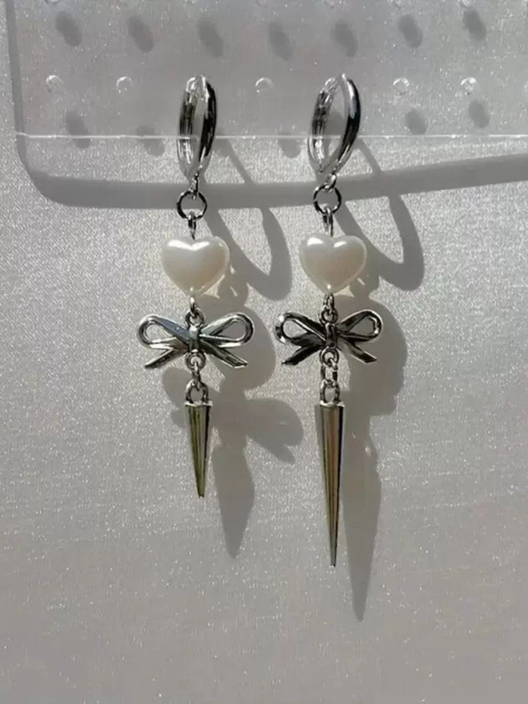 Silber Herz Asymmetrisch Bogen Drop Gothic Ohrringe