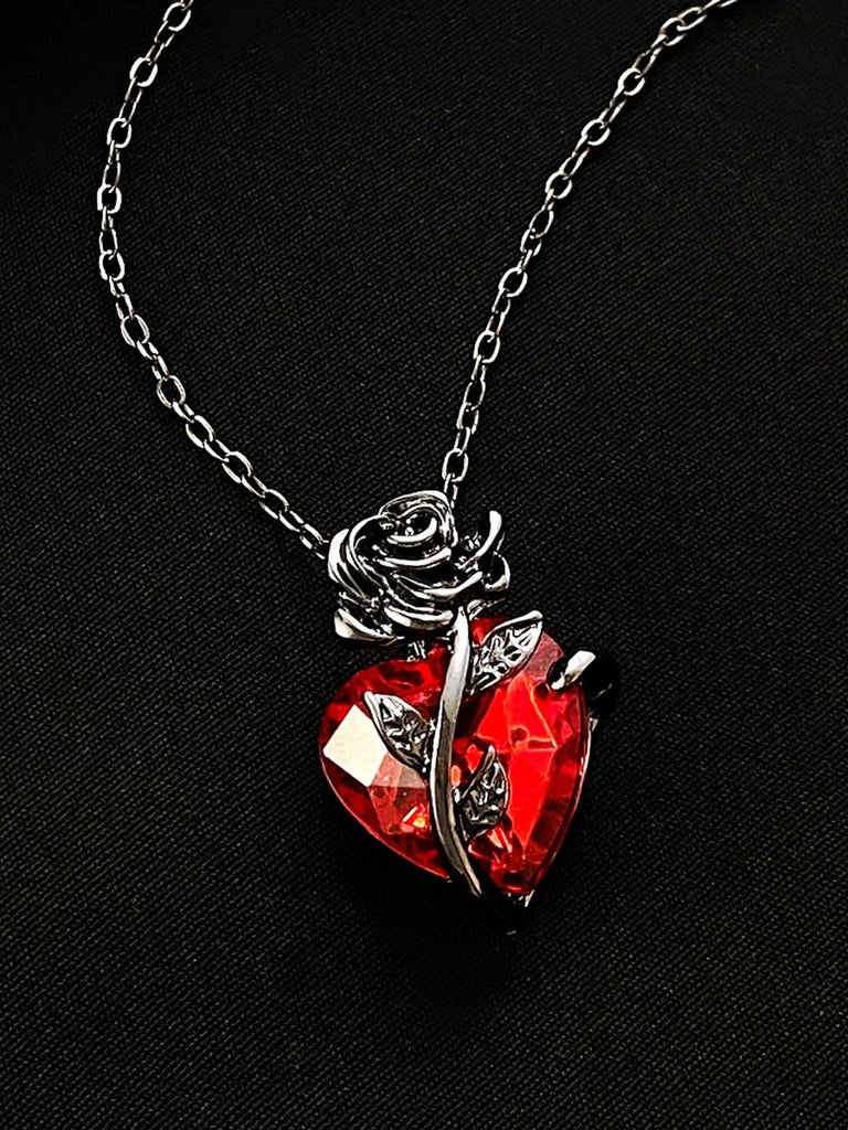 Rosa Gothic Anhänger-Halskette mit Herz und Strass