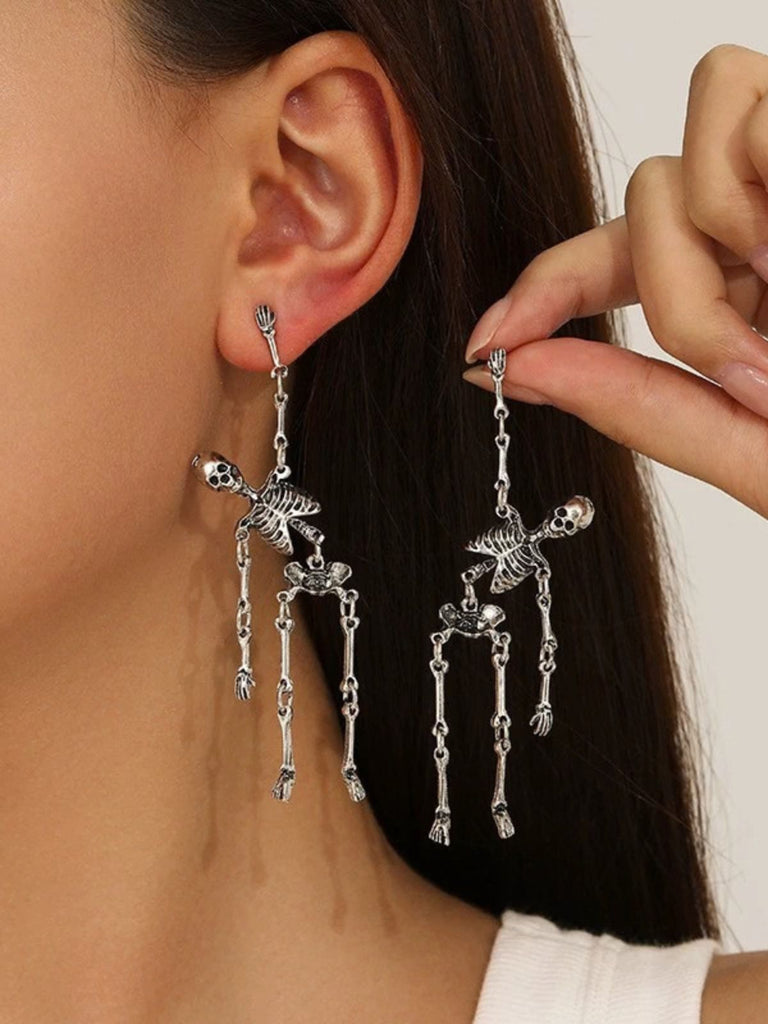 Halloween Ohrhänger mit Skeletten und Kettendetail
